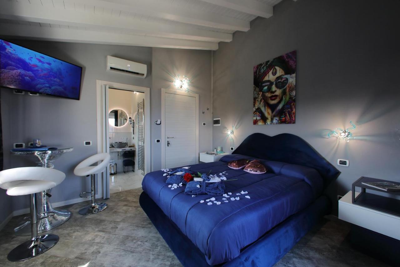 B&B Bellavista Exclusive In Zona Centrale Con Piscina Riscaldata E Jacuzzi Vista Lago Десенцано дел Гарда Екстериор снимка