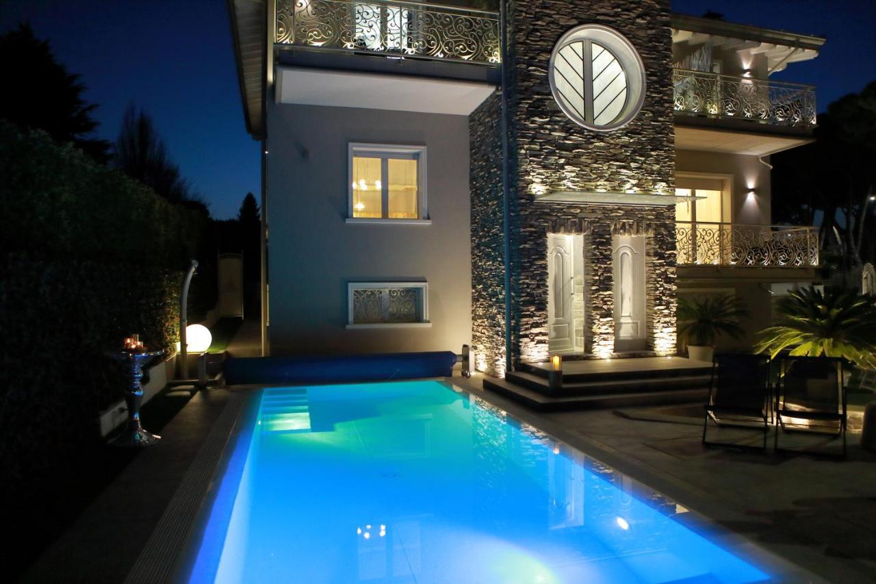 B&B Bellavista Exclusive In Zona Centrale Con Piscina Riscaldata E Jacuzzi Vista Lago Десенцано дел Гарда Екстериор снимка
