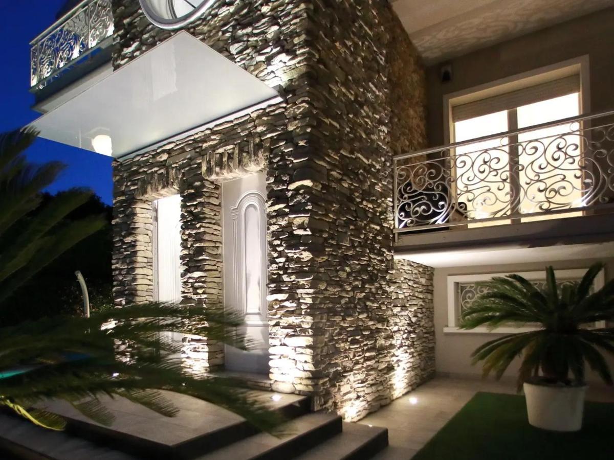 B&B Bellavista Exclusive In Zona Centrale Con Piscina Riscaldata E Jacuzzi Vista Lago Десенцано дел Гарда Екстериор снимка